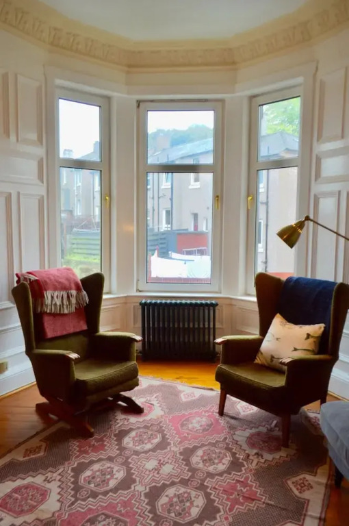 Spacious 2 Bedroom Apartment Near Holyrood Park