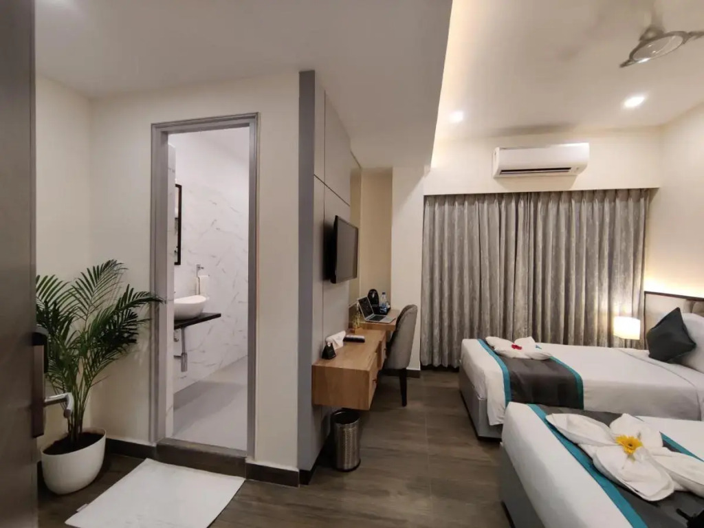 PARK IRIS HOTELS, Bharathi Nagar