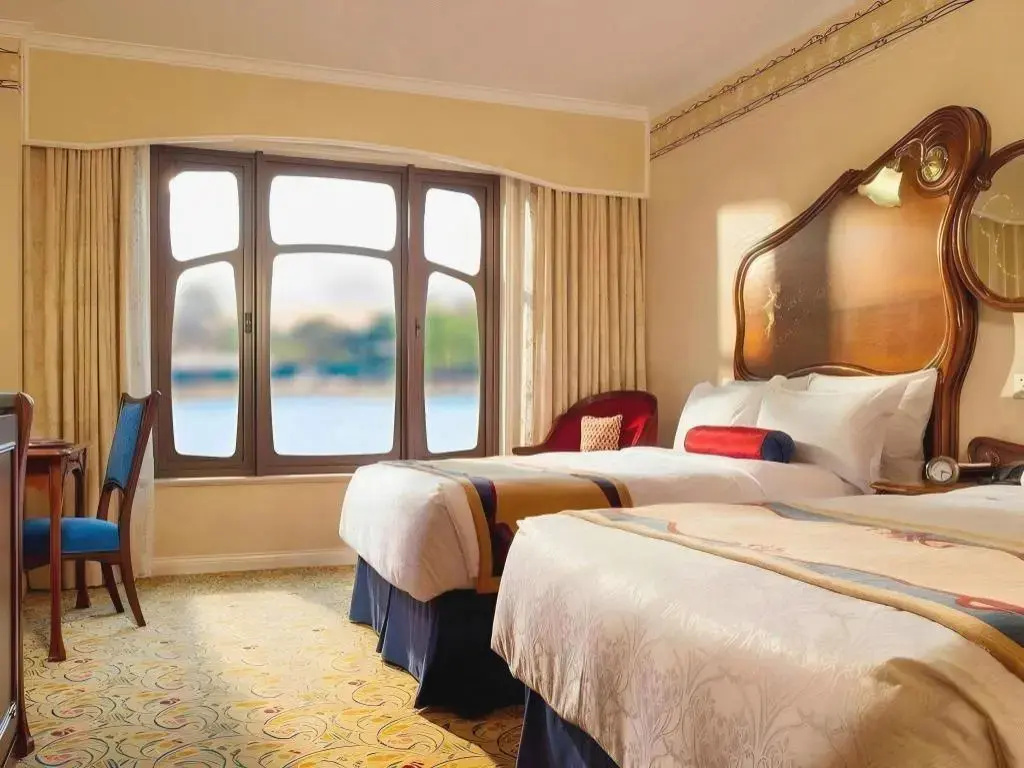 Shanghai Disneyland Hotel 