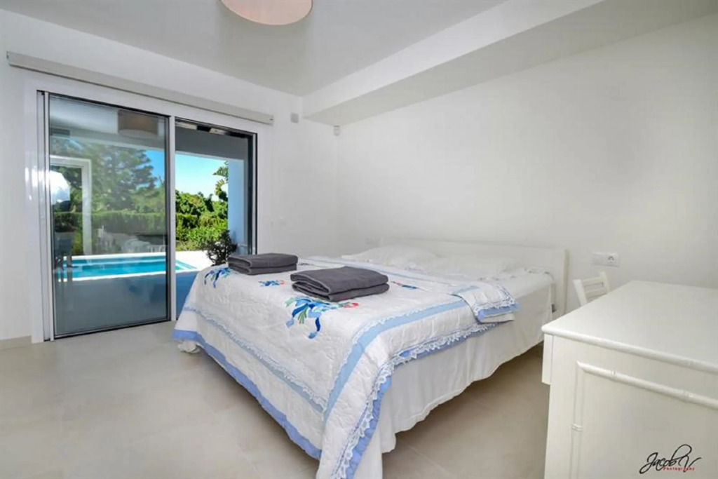 8738 - Great Villa Near Beach & Marbella