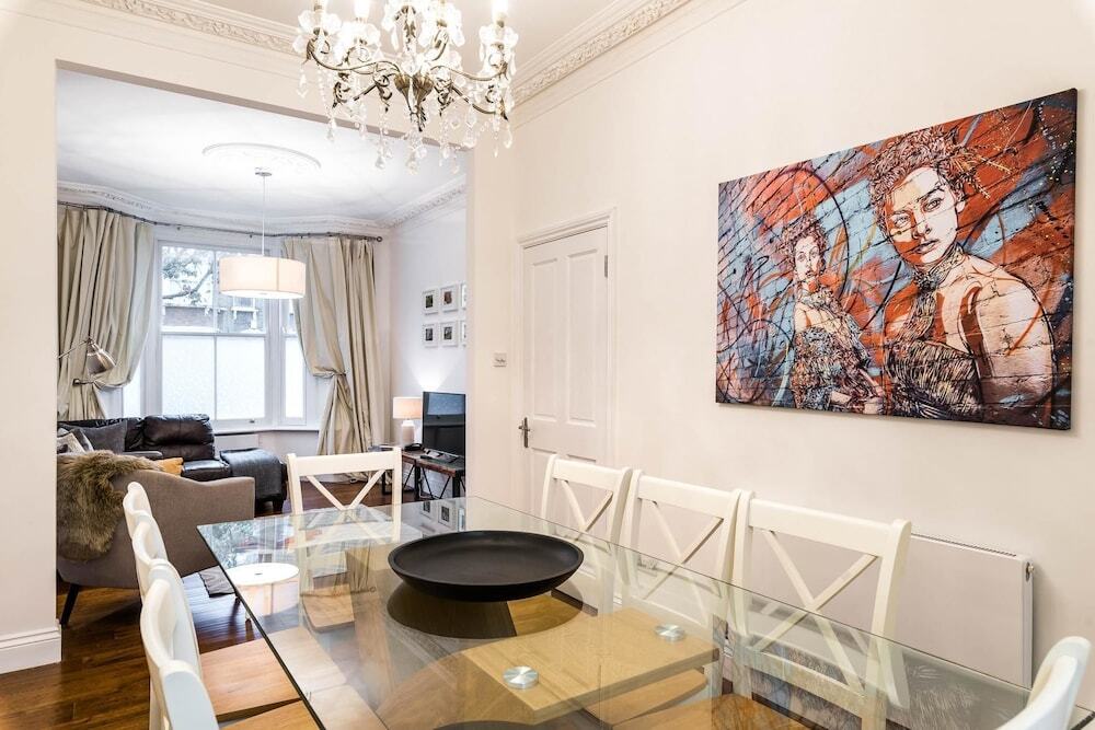 Stunning Spacious 4BD House With Garden - Sleeps 8