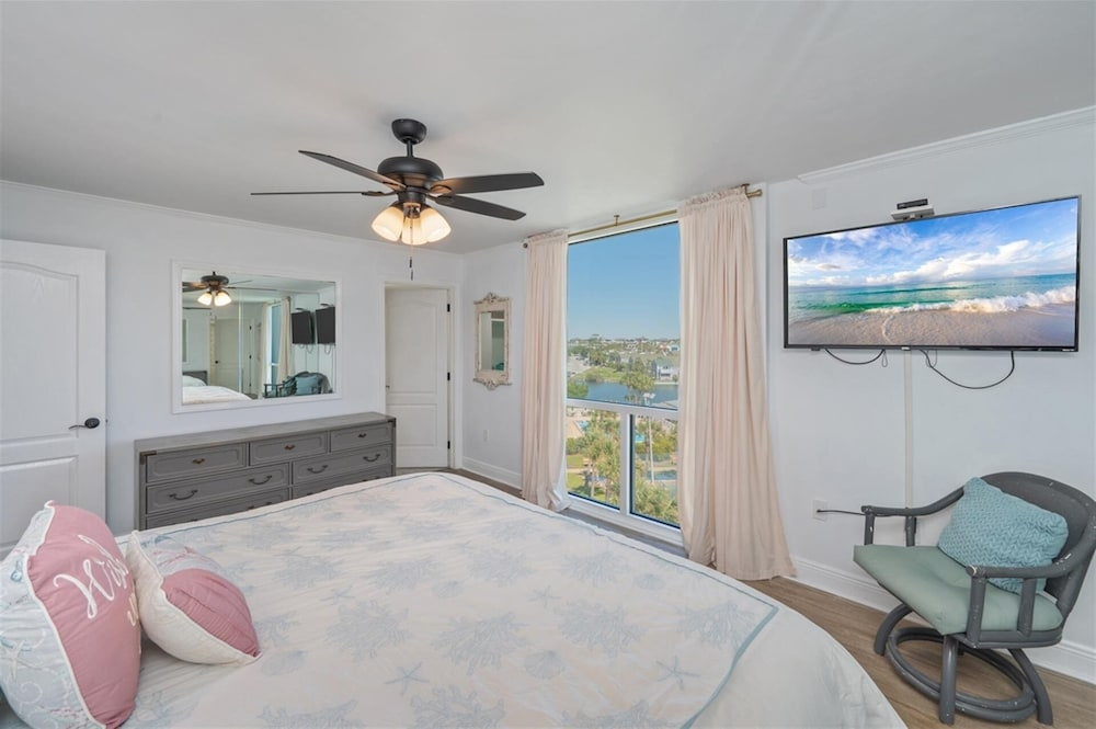 Shoreline Towers 3061 3 Bedroom Condo