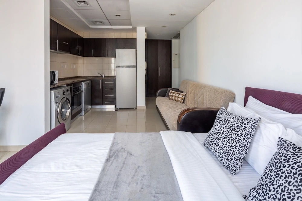 Modern Studio w/ Incredible Marina Views!