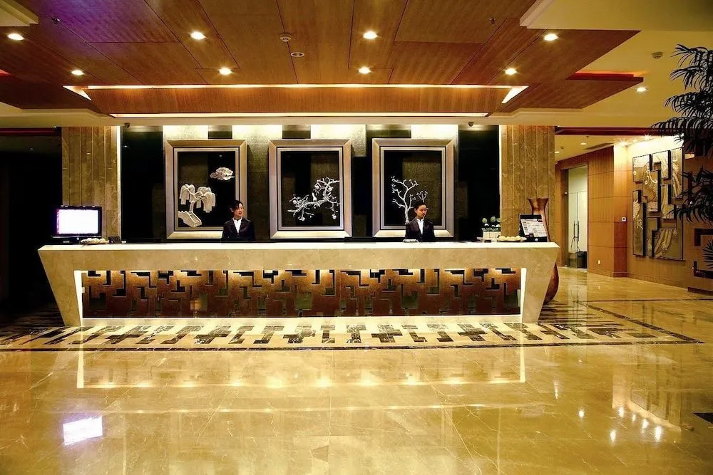 Phoenix Regalia Hotel Chunxi - Chengdu