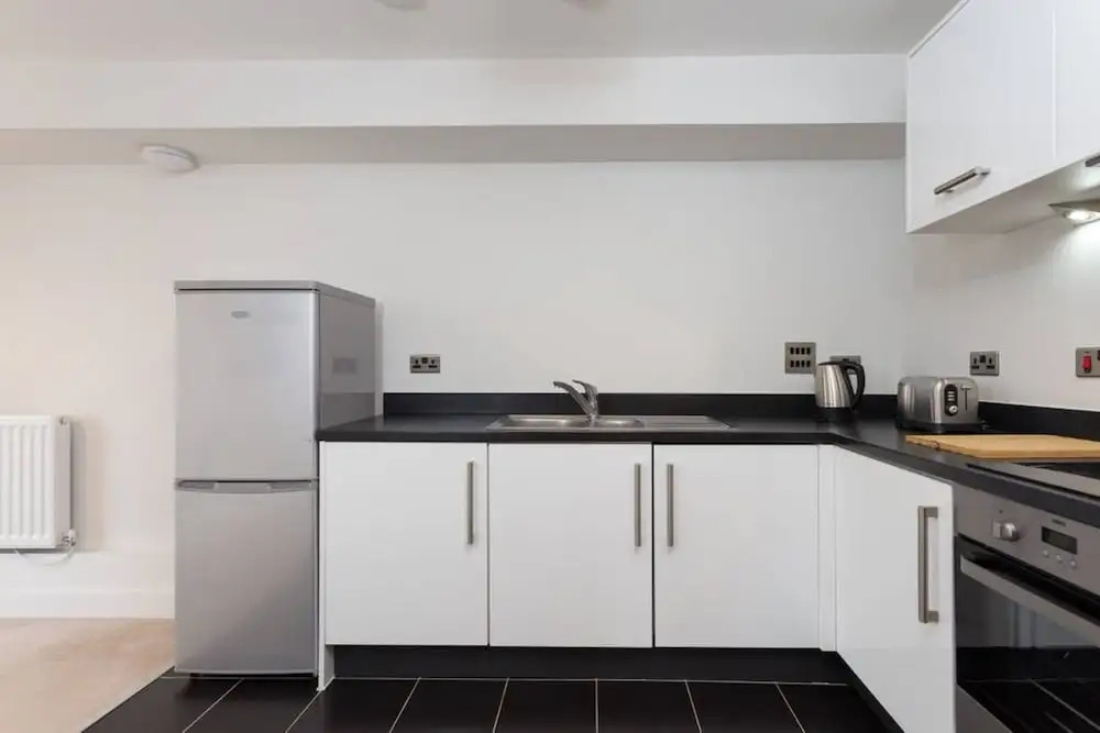 3 Bedroom Apartment Sleeps 6 in Clapham South