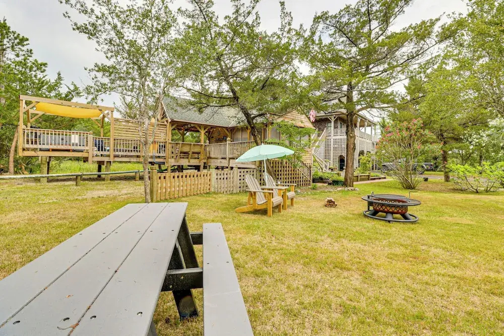 Hot Tub Haven: Creekside Cabin in Frisco!