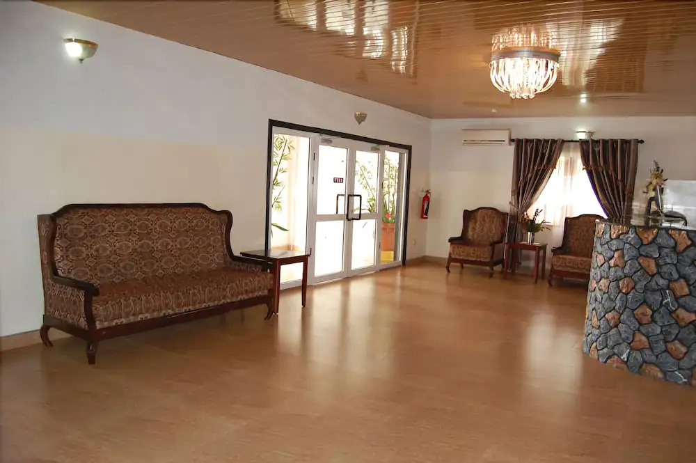 Luxe Suites Hotel
