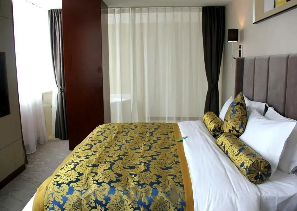 Hongcheng Yuehai Hotel - Qingdao