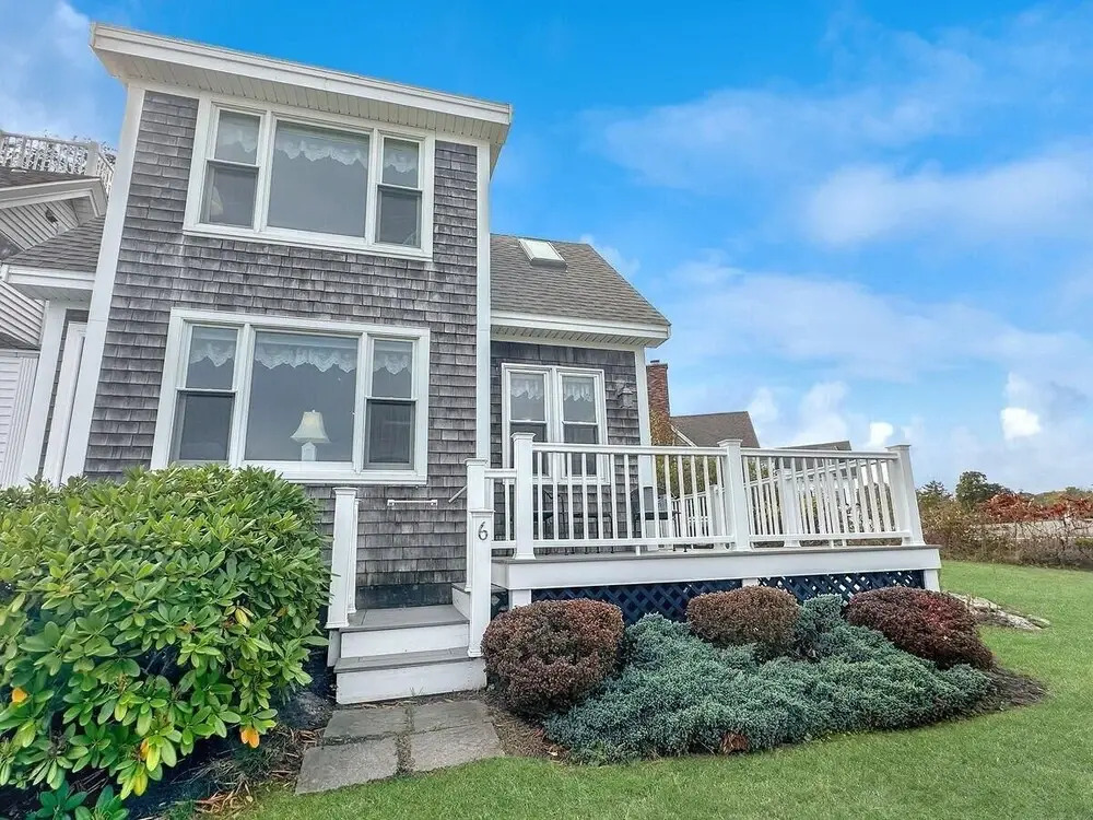 Perkins Cove Gem - Q934