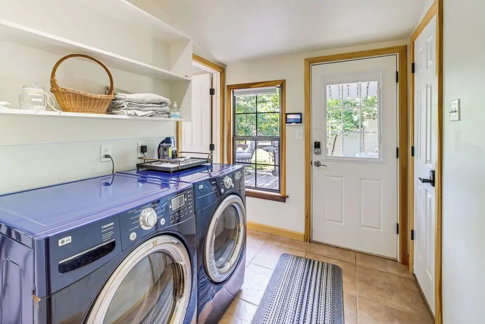 Tulsa Cottage w/ Hot Tub: 4 Mi to Downtown