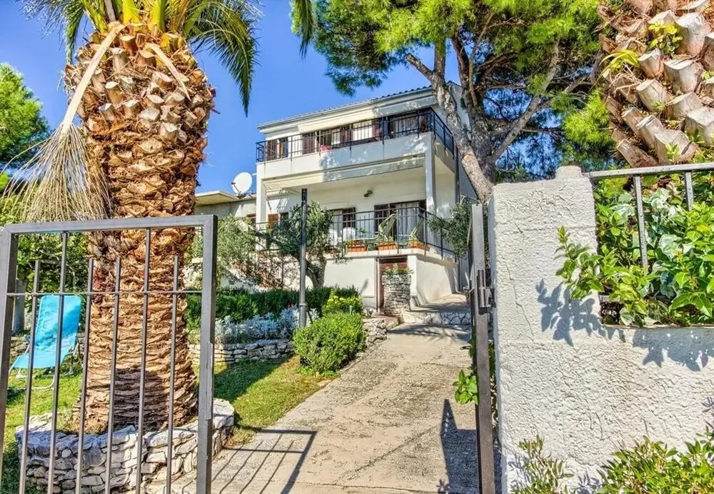 Apartments Lidija
