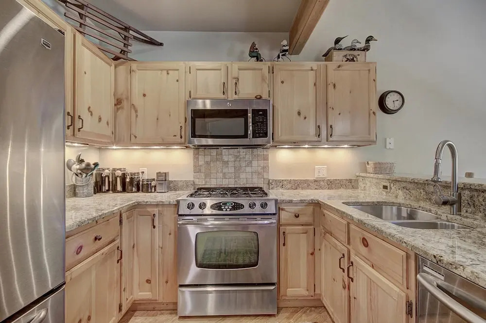 1986 Starfire Townhomes 3 Bedrooms 3 Bathrooms Condo