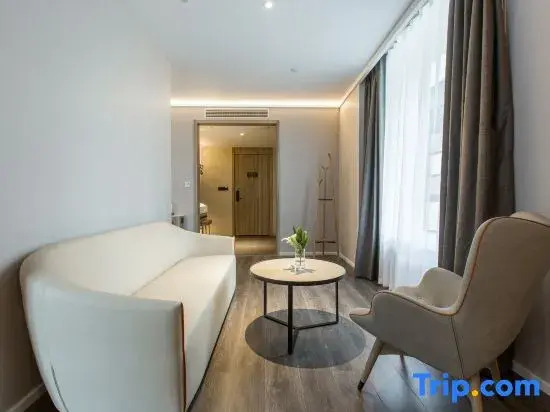 HanTing Hotel (Nanchang Wanli Meiling Avenue)