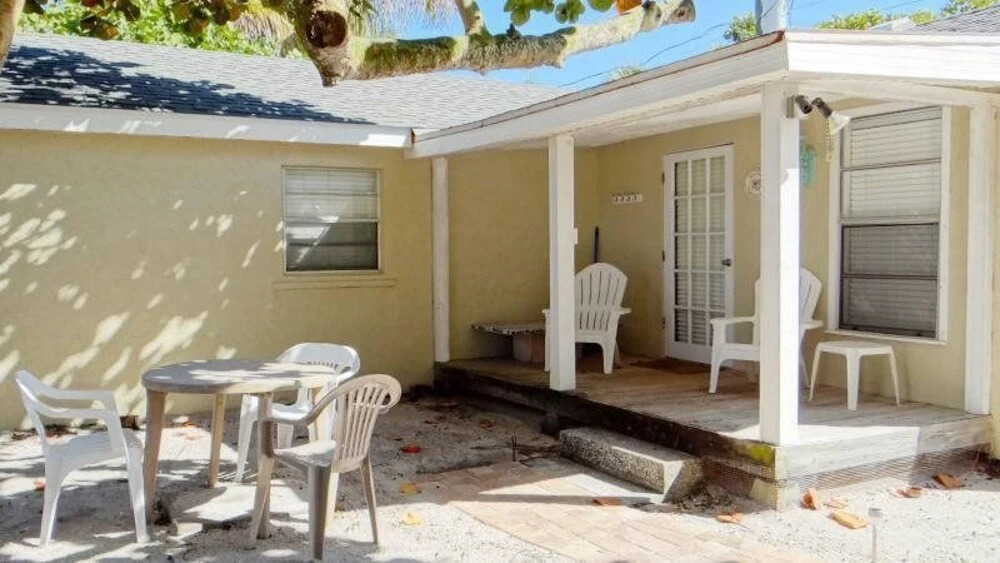Avenue F #54471 - 1 Br Home