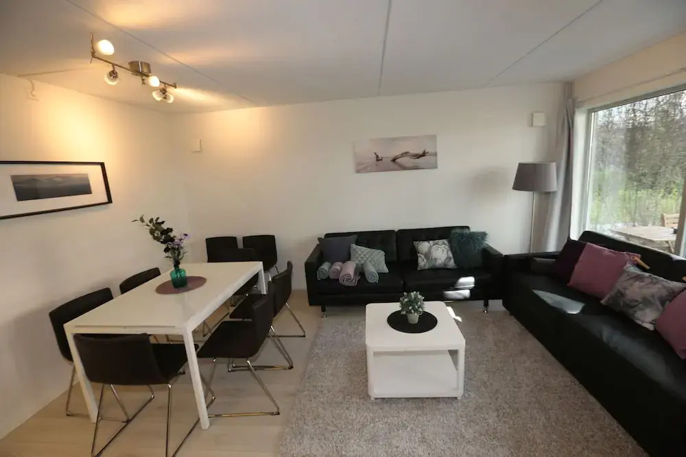 Sentral 3 roms top leilighet med gratis parkering