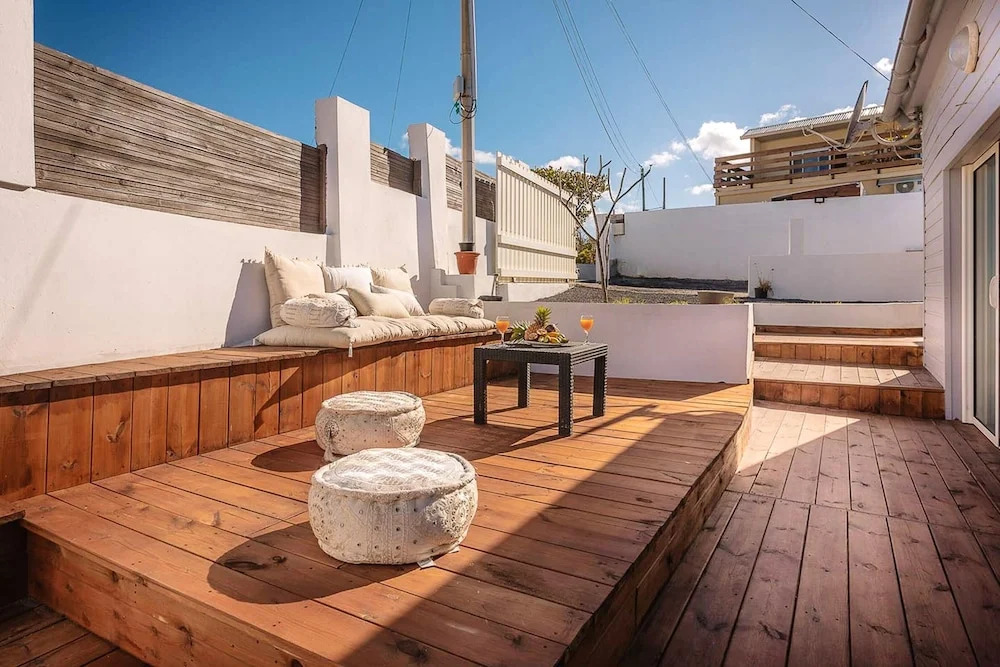 House With 2 Bedrooms in Saint pierre , With Wonderful sea View, Private Pool and Enclosed Garden Near the Beach