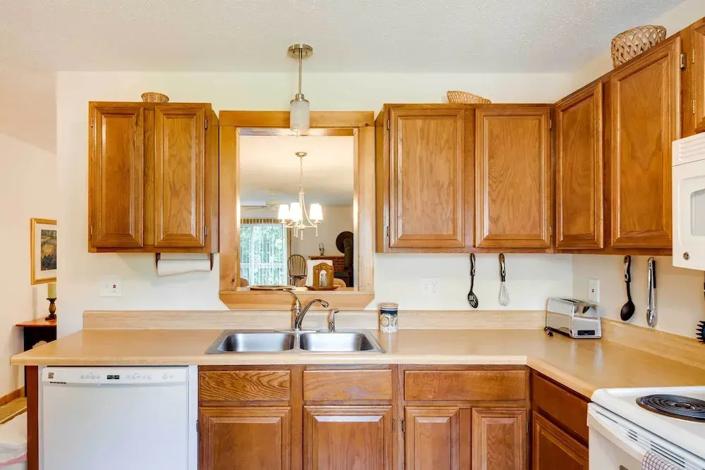 Lovely White Mountains Condo: Hike, Ski & Unwind!