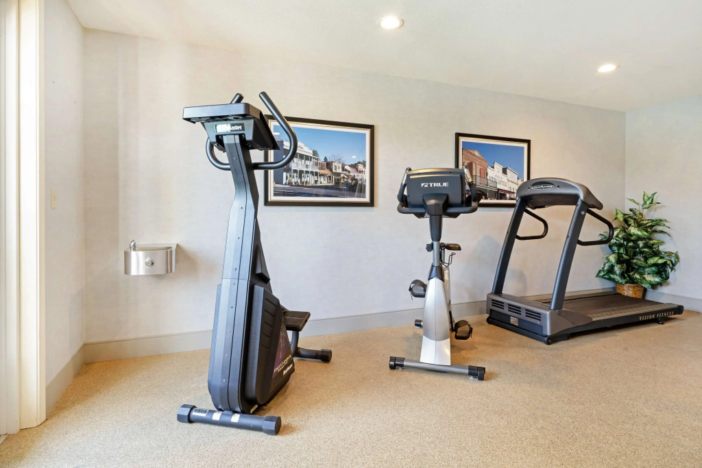 Best Western Cedar Inn & Suites