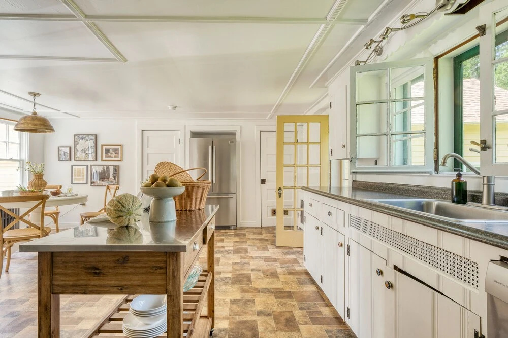 Daffodil by Avantstay Countryside Retreat in Historic Home w/ Large Backyard