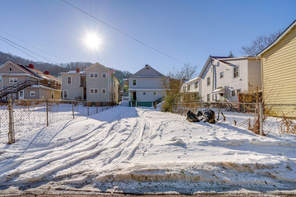 Historic Hinton Gem: Walkable Luxury Near Dtwn!