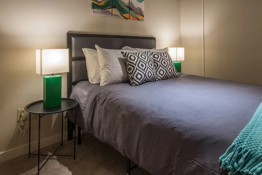 Bright Apartments on Allegheny River