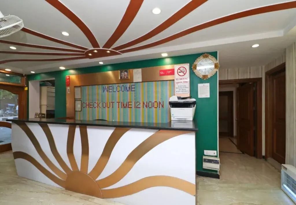 Hotel Preet Palace -5 Mints Walk From Nizamuddin Railway Station