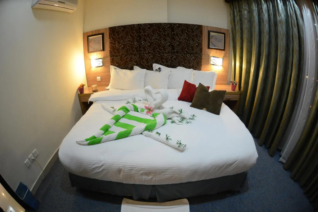 Rose Garden Hotel فندق روز جاردن