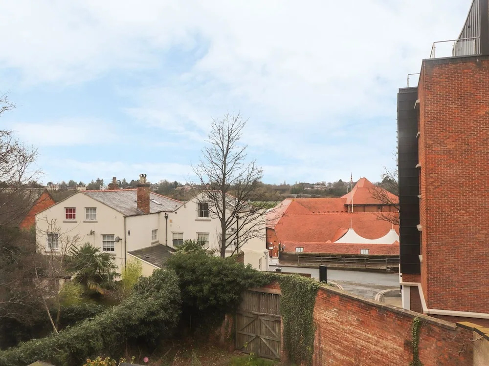 Chuckle House, Chester