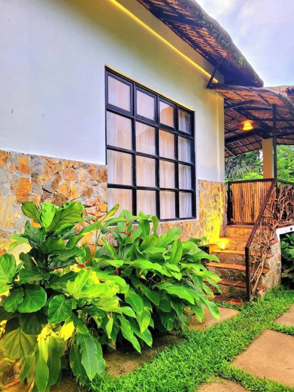Modern Bahay Kubo Near Tagaytay - Casita Anahaw