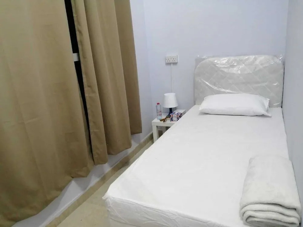 AlBarsha 1 Hostel By PHM