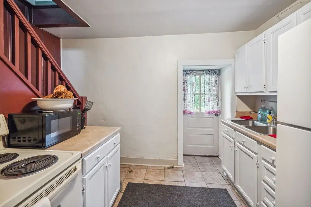 Cozy Home Best Location In Town On 7 Private Acres 2 Bedroom Cottage by Redawning