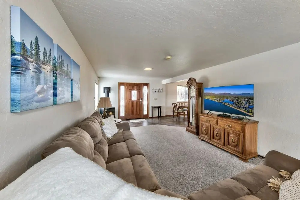 853p Lakeside Beach 4 Bedroom Home