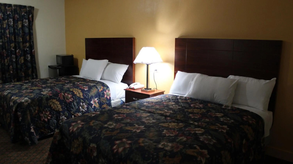 Passport Inn and Suites - Middletown