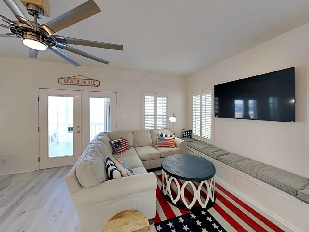Red White and Beach
