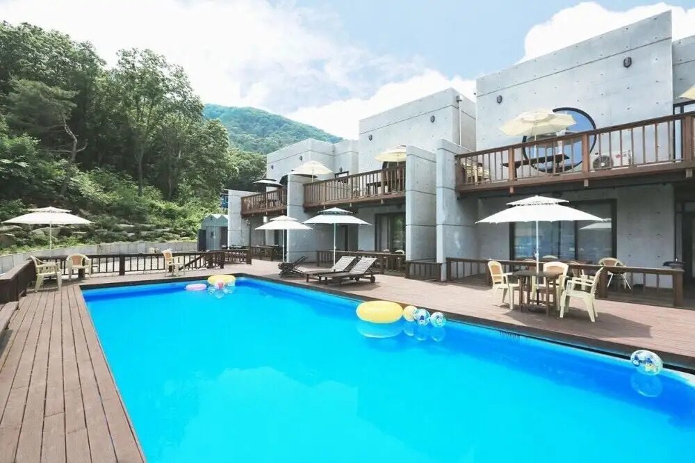 Debussy Pension
