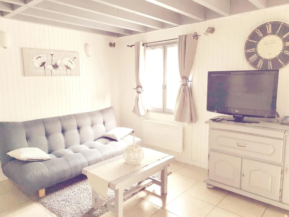 House With one Bedroom in Ablon, With Enclosed Garden - 7 km From the