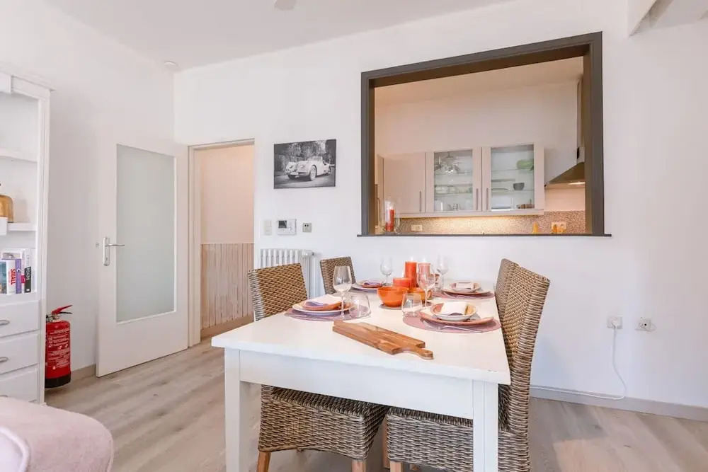 Beautiful and Spacious Studio With Side Seaview