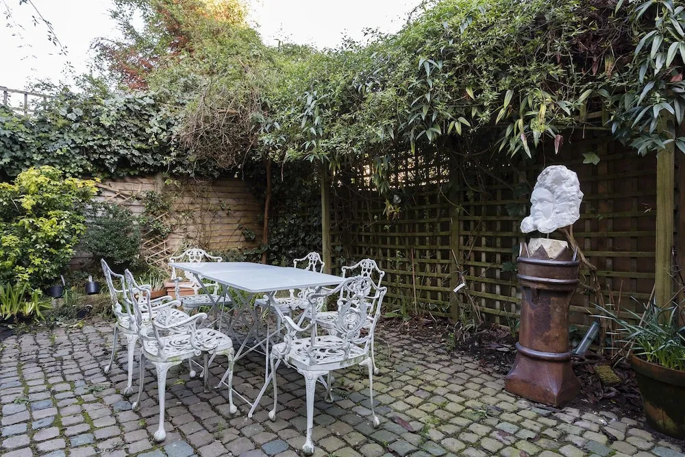 Veeve - Traditional Chiswick