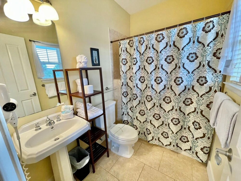 Mills Seaview Cottage by Forehand Rentals