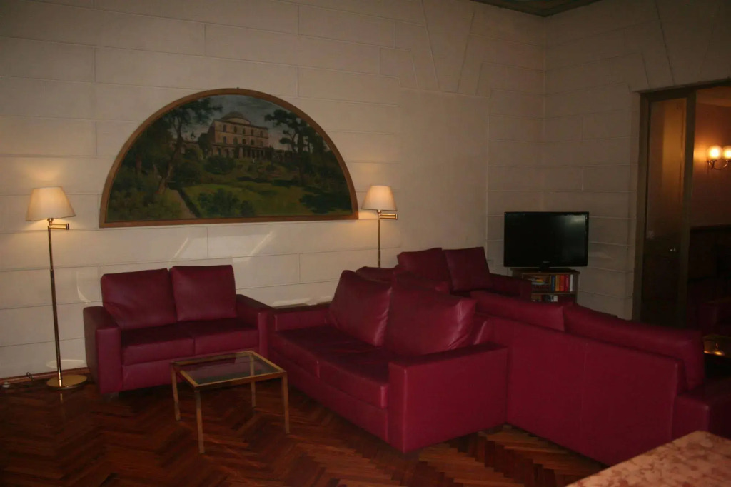 Albert Hotel
