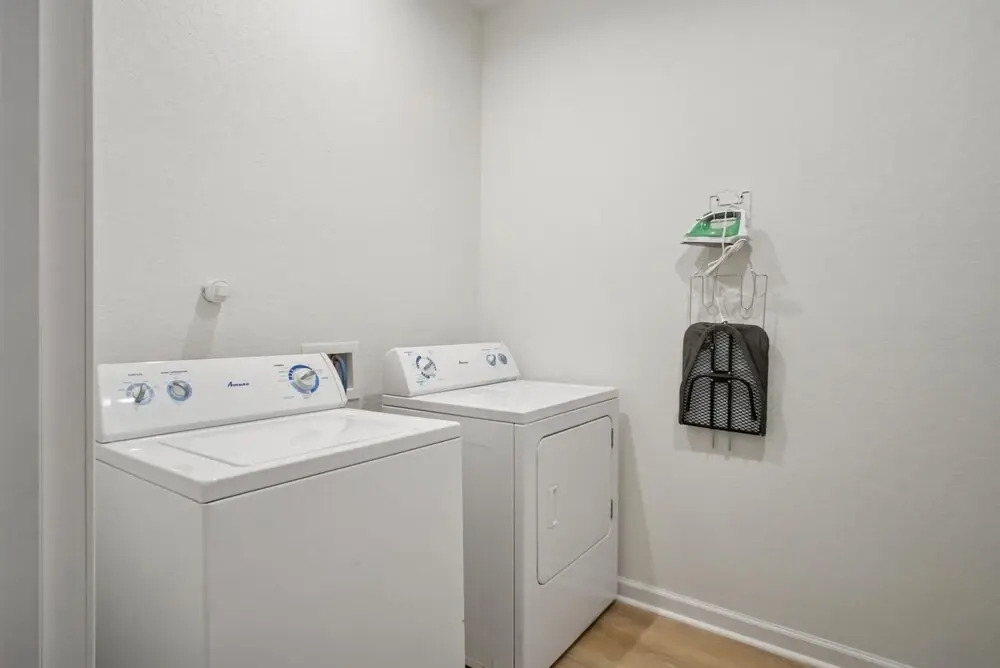 Minutes to Downtown Spacious 4BR 3BA Historic Gem