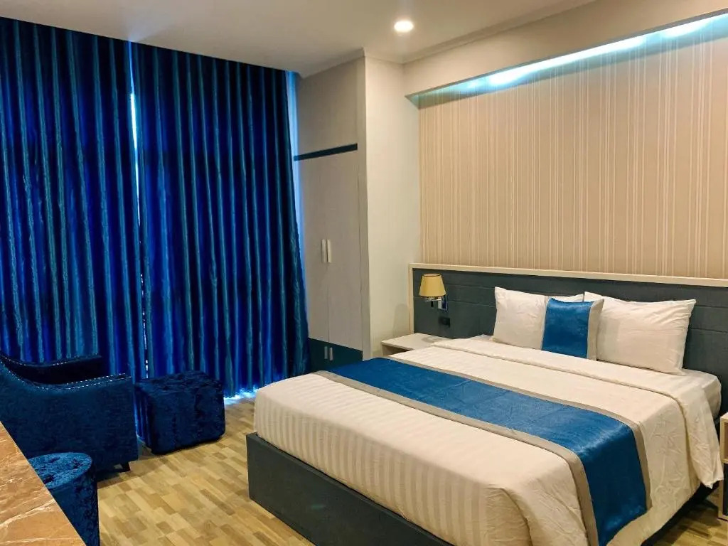 LION HOTEL