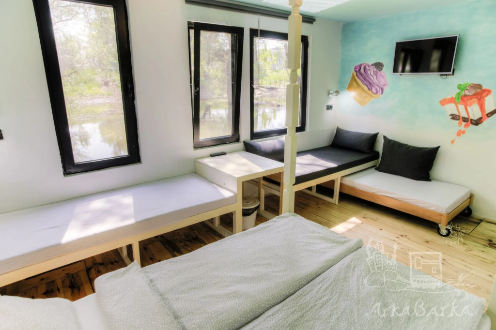 ArkaBarka Floating Hostel