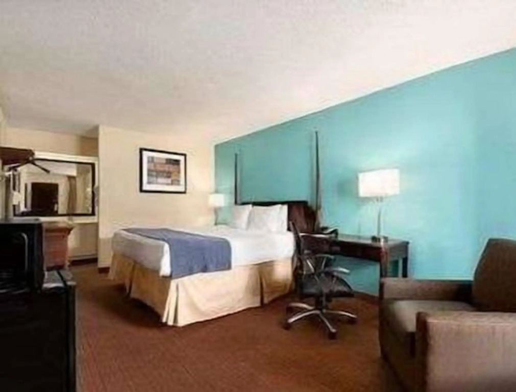 Baymont Inn and Suites - Florence