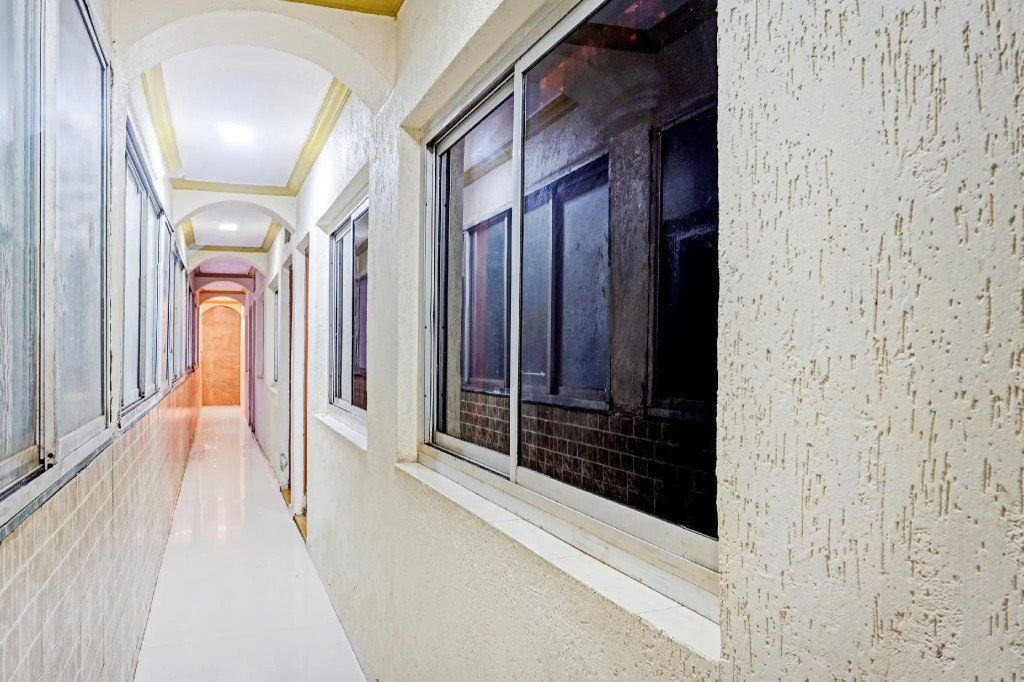OYO Flagship 83274 Hotel Ashoka Inn