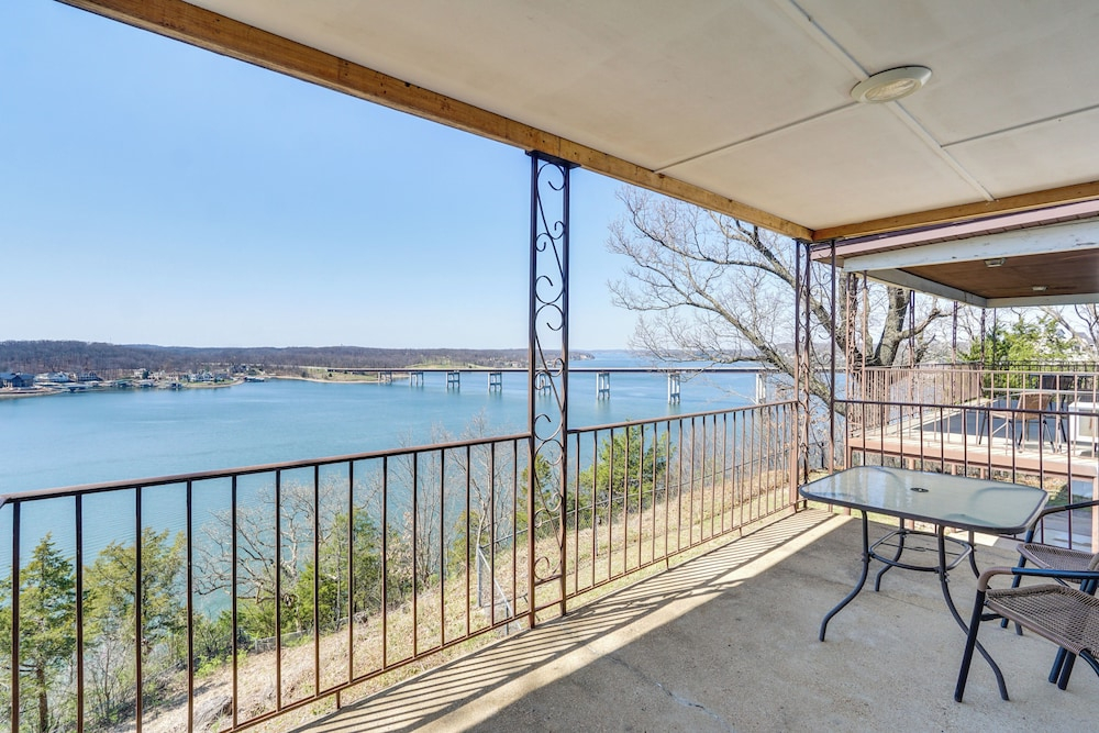 Unit 2: Pool, Lake & View! Studio By Bagnell Strip
