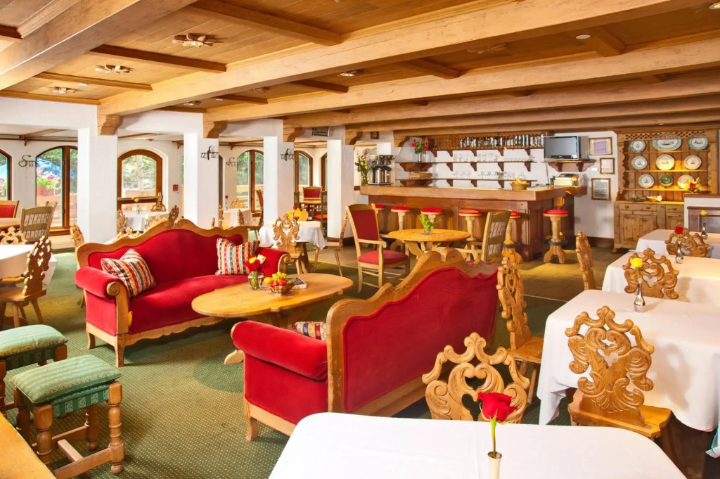 Plaza Lodge by Destination