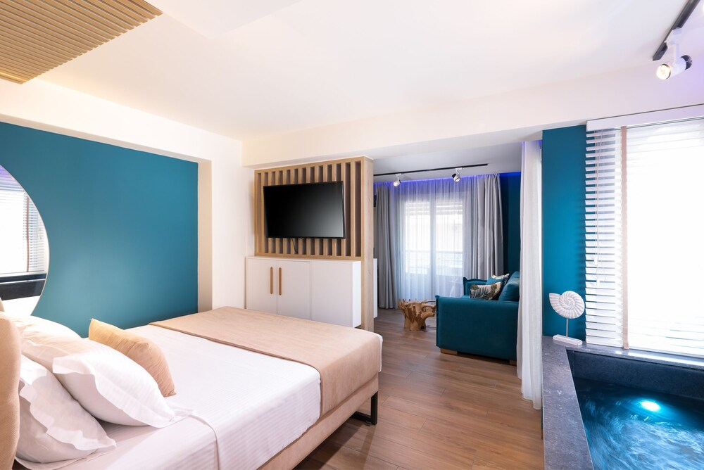SKS Luxury Suites & Rooms