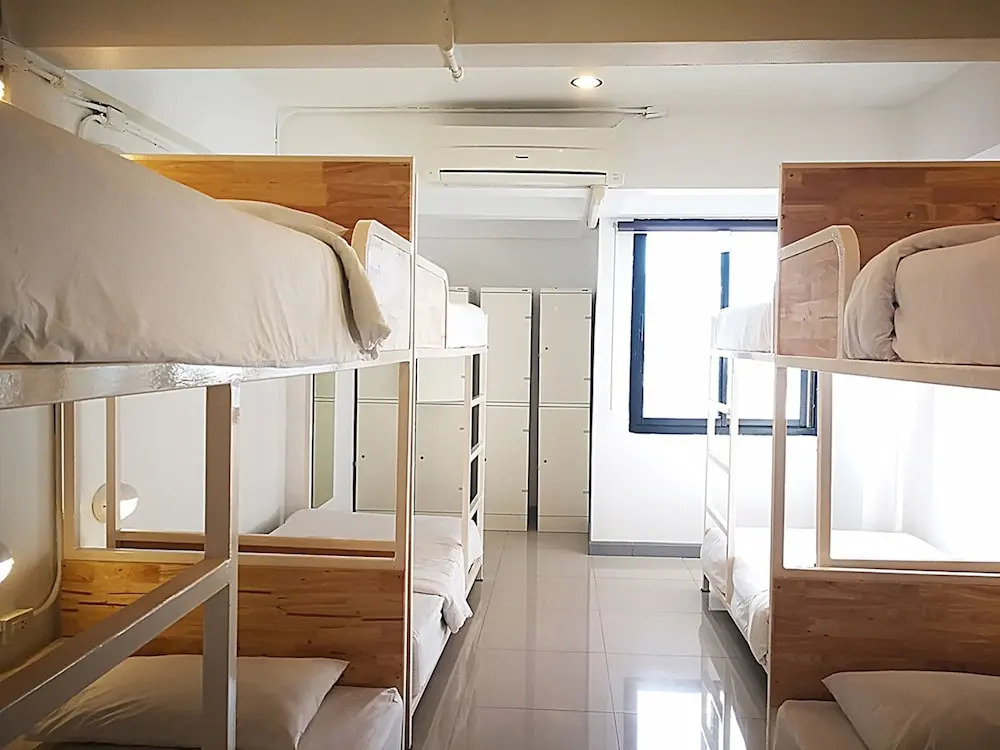 Loyy Hotel - Hostel