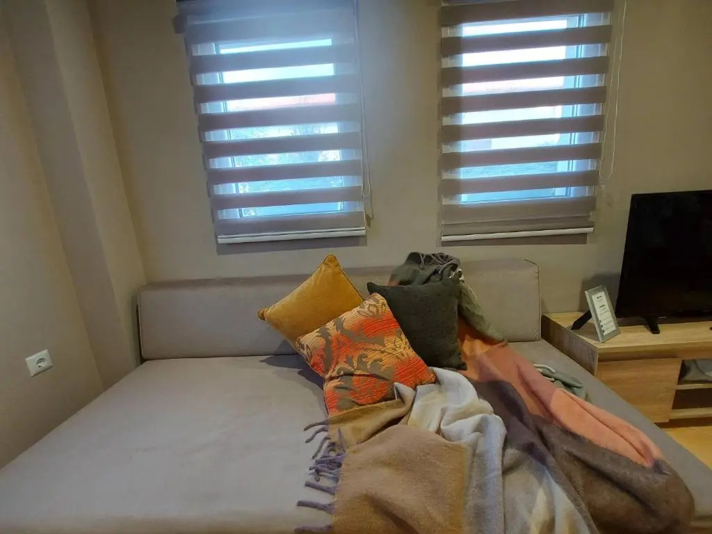 Veria Panorama Luxury Suite with Garden 2